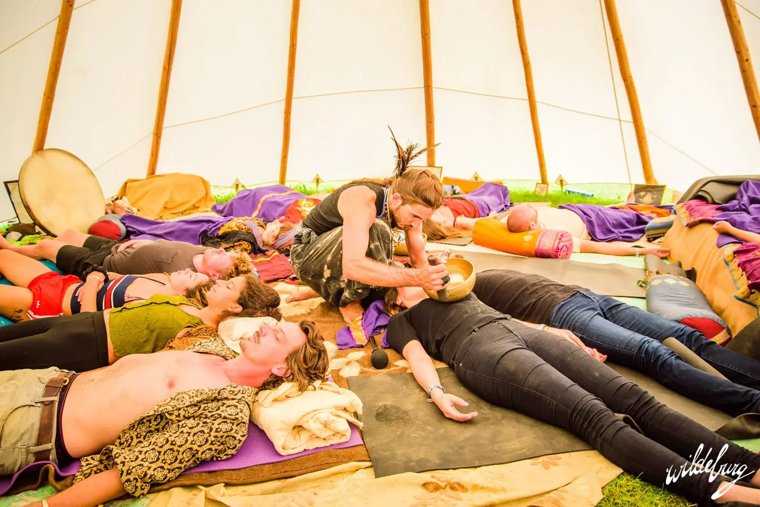 Massage in de tipitent op een festival