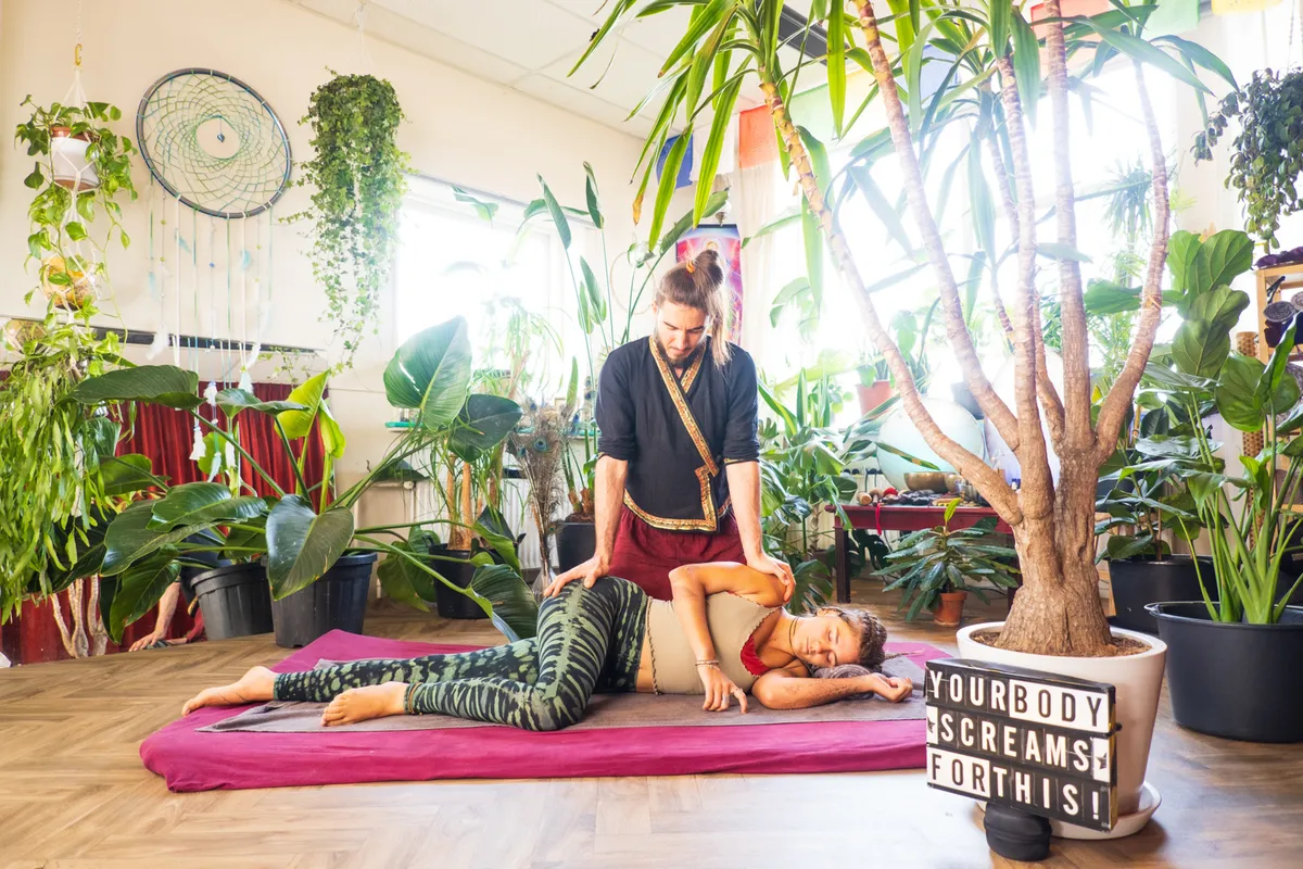 Massage leren in groep met paren