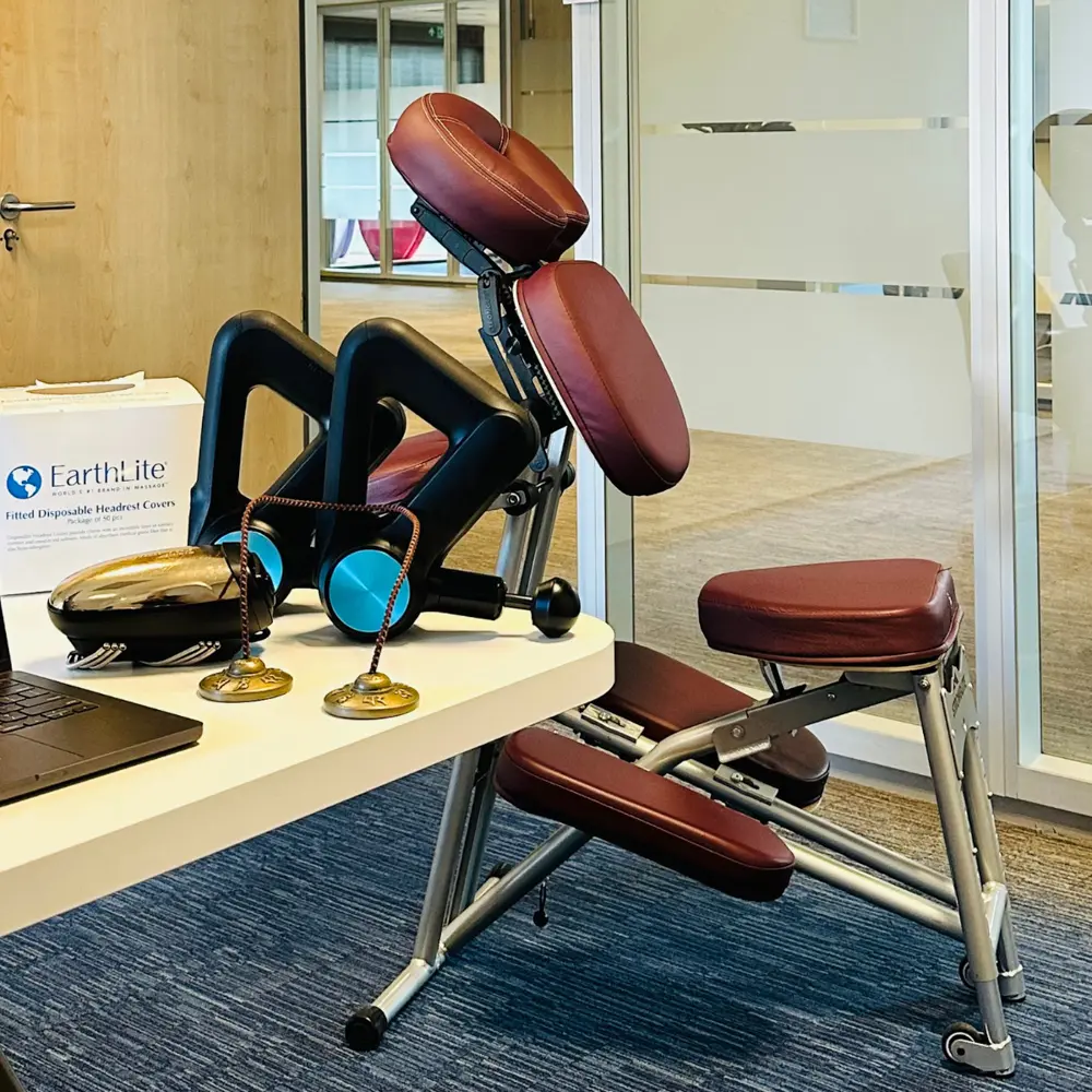 Bedrijfsmassage stoelmassage kantoor setup
